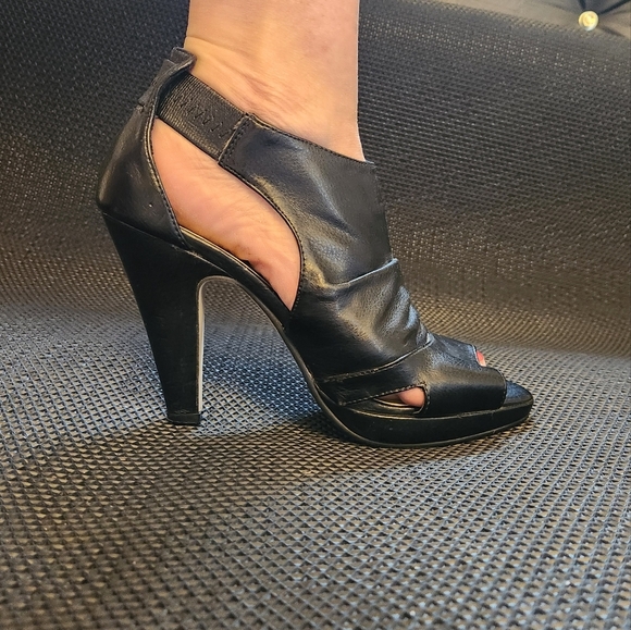 Madden Girl black 4 inch heels - Picture 2 of 11